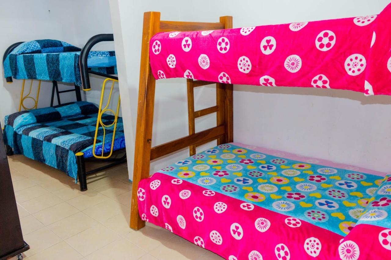 Hostal Familiar La Palma Calima Exterior photo