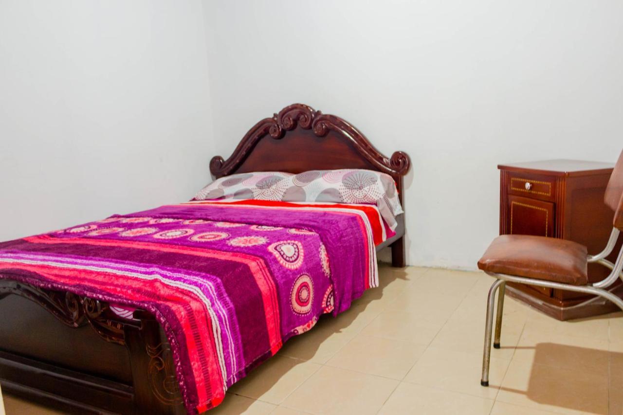 Hostal Familiar La Palma Calima Exterior photo