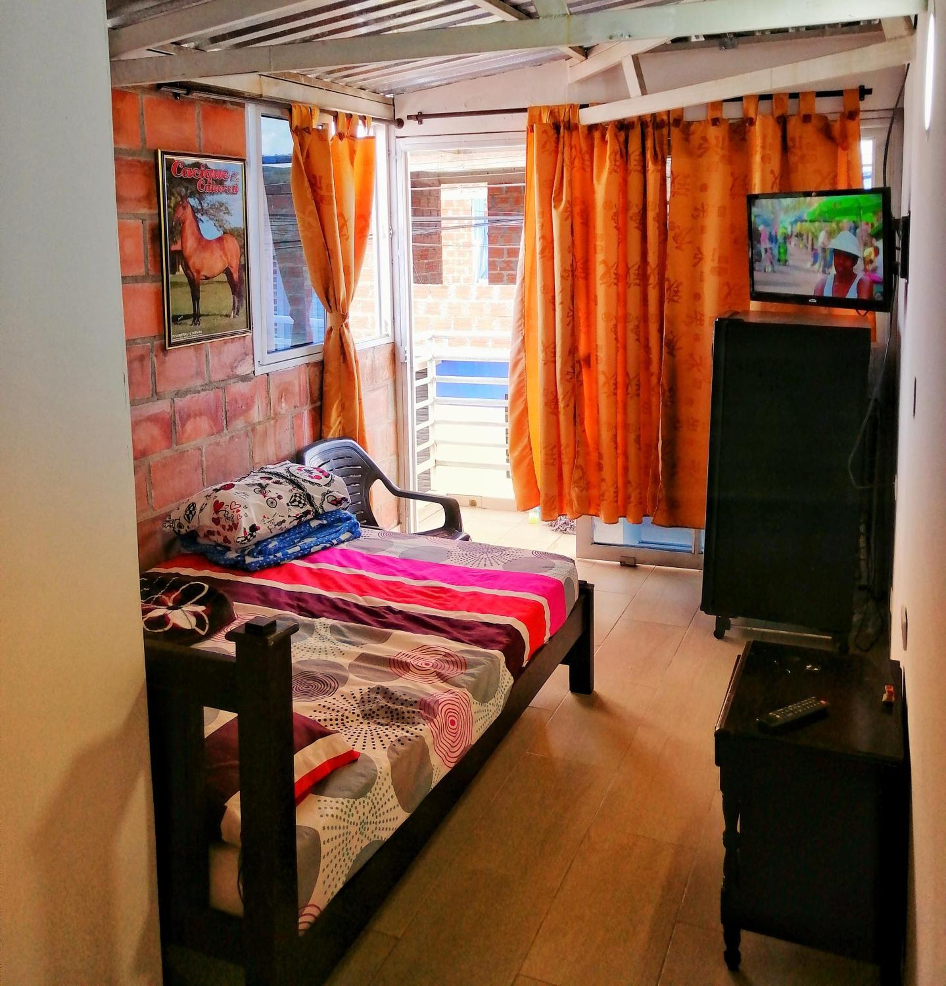Hostal Familiar La Palma Calima Exterior photo