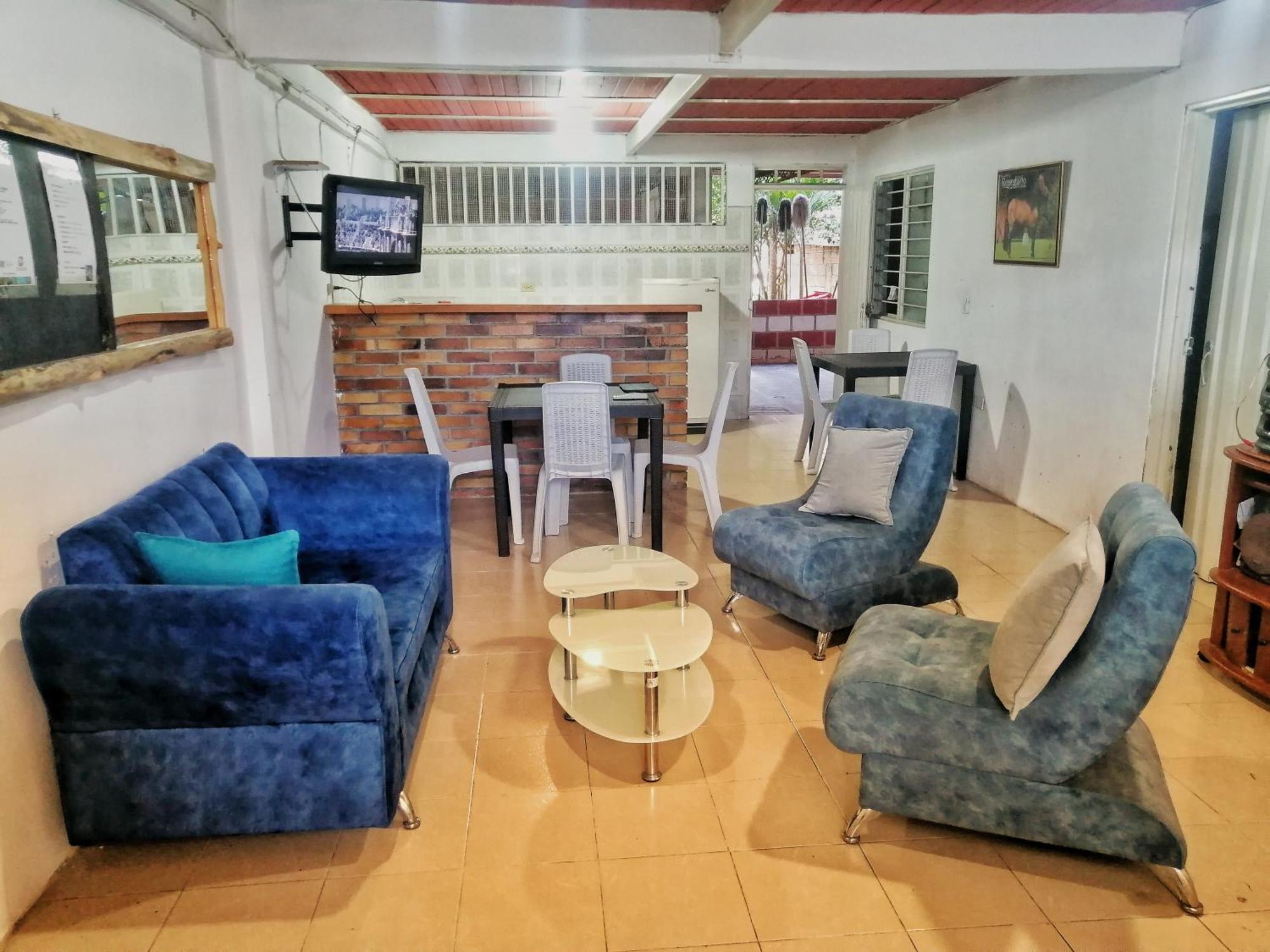 Hostal Familiar La Palma Calima Exterior photo